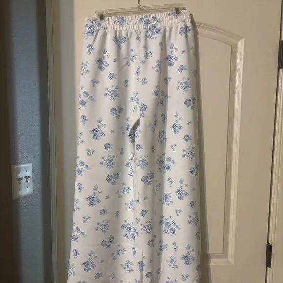 Altar'd state Supersoft Floral Wide Leg Pants - Picture 6 of 7